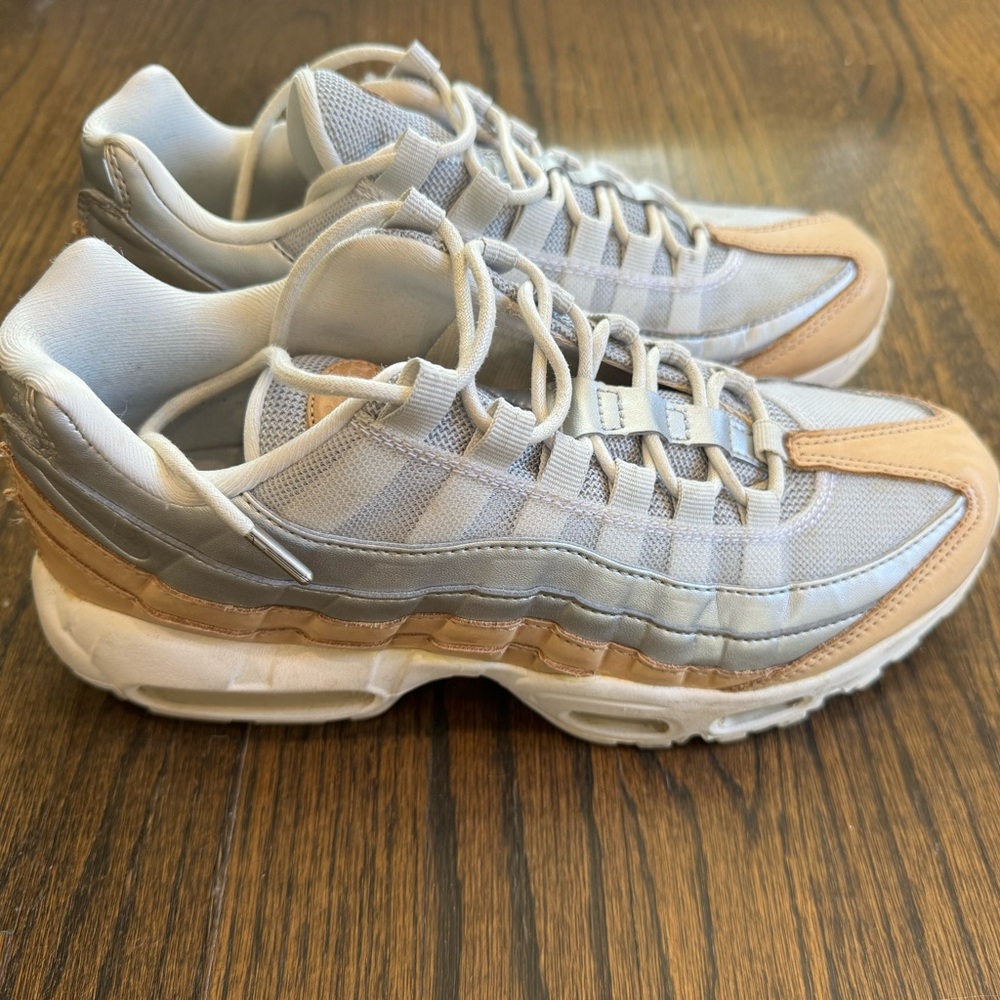 Nike Womens Air Max 95 Se PRM Running Trainers